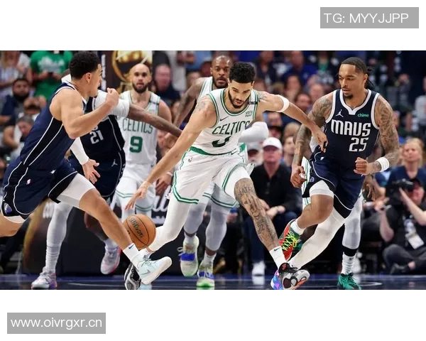 普理查德全场高效表现17投8中三分球4中7贡献21分6篮板5助攻并献压哨三分