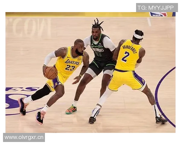 詹姆斯分享26年首战回忆范德比尔特调侃大叔返老还童真是神奇 詹姆斯分享26年首战回忆范德比尔特调侃大叔返老还童真是神奇