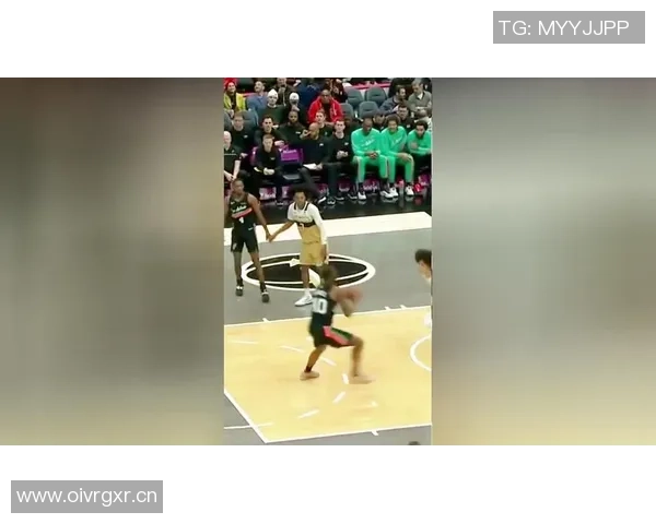 朱赞晃三分雨狂飙10分钟内连中6记轻松砍下20分展现得分爆发力 朱赞晃三分雨狂飙10分钟内连中6记轻松砍下20分展现得分爆发力