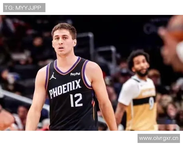 吉莱斯皮称赞布克场上威慑力强大自信出手是我唯一的要求